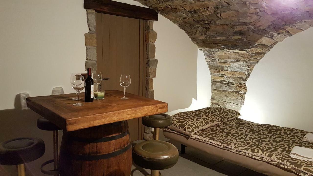 Wine Cellar Room วิพาวา ภายนอก รูปภาพ